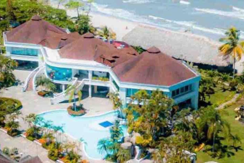 Villa De Ali In Palma Real La Ceiba Exterior photo