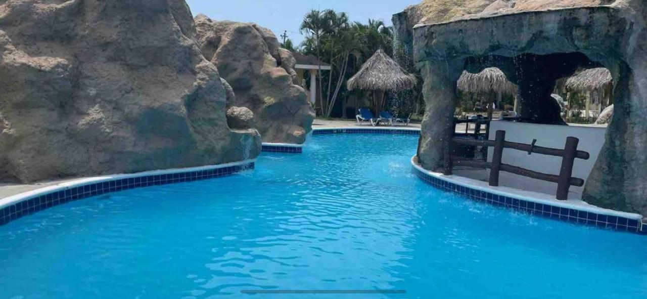 Villa De Ali In Palma Real La Ceiba Exterior photo